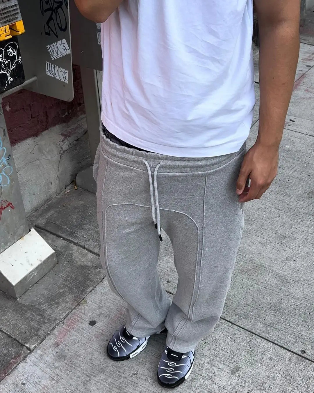 Navarita | Retro-Stitched Loose Fit Sweatpants