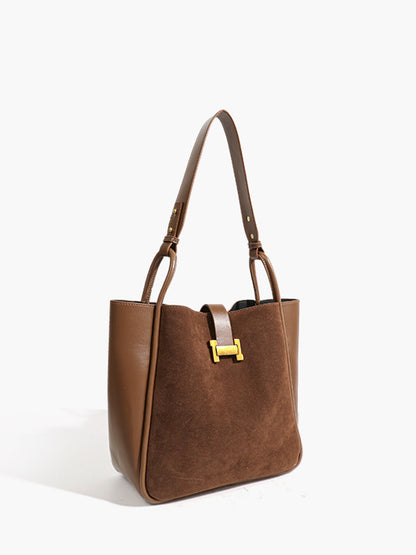 Bolso Tote con Detalles Metálicos Elegantes