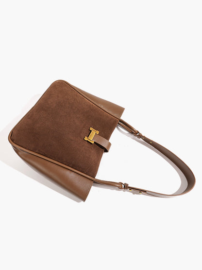 Bolso Tote con Detalles Metálicos Elegantes