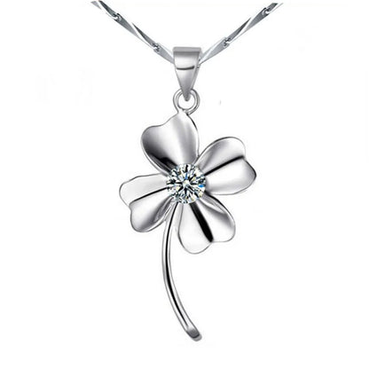 Navarita | Silver Clover Necklace