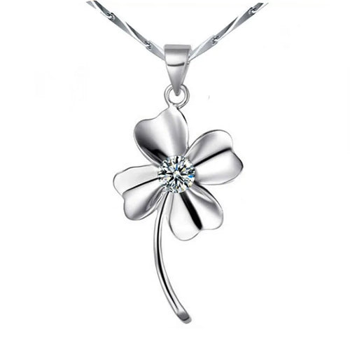 Navarita | Silver Clover Necklace