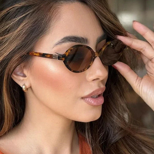 Navarita | Vintage Oval Gradient Sunglasses