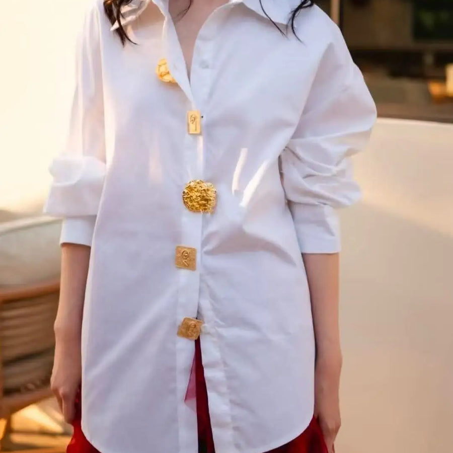 Camisa oversize con botones dorados – Aurenza
